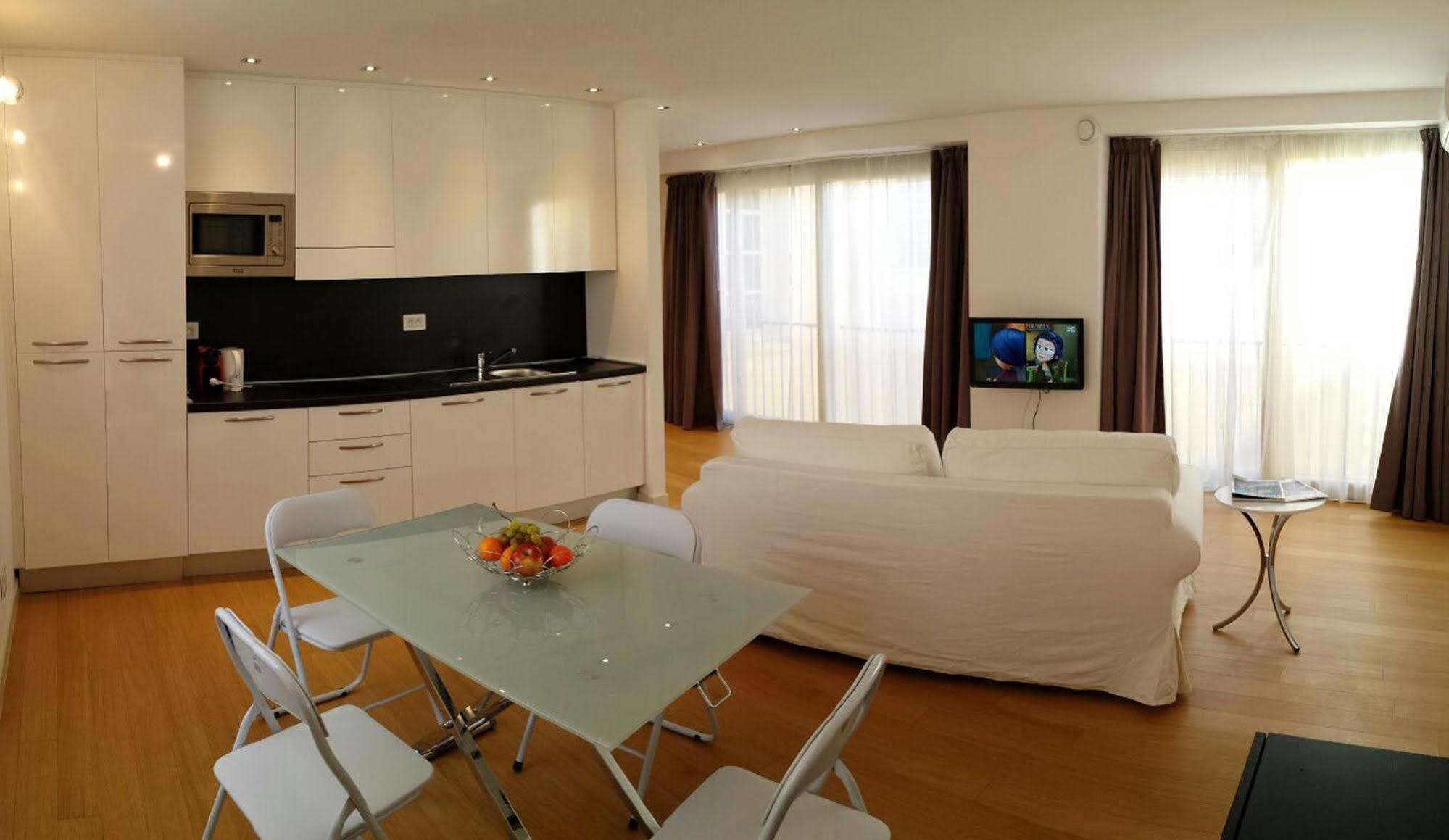 Tony Allard Cannes Bagian luar foto
